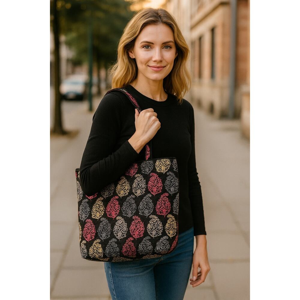 Vera Bradley tote bag in the discontinued "Northern Lights" pattern.